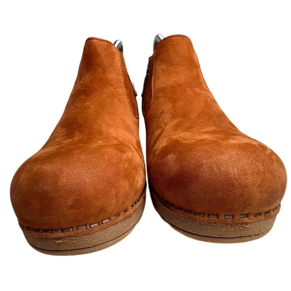 Dansko Women's Ankle Boots in Tan - Picture 14 of 15